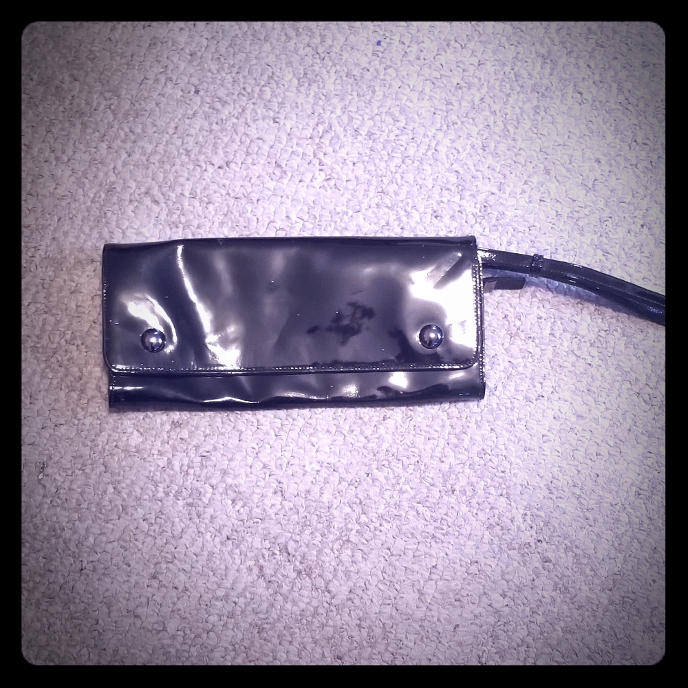 Kenneth Cole NY clutch